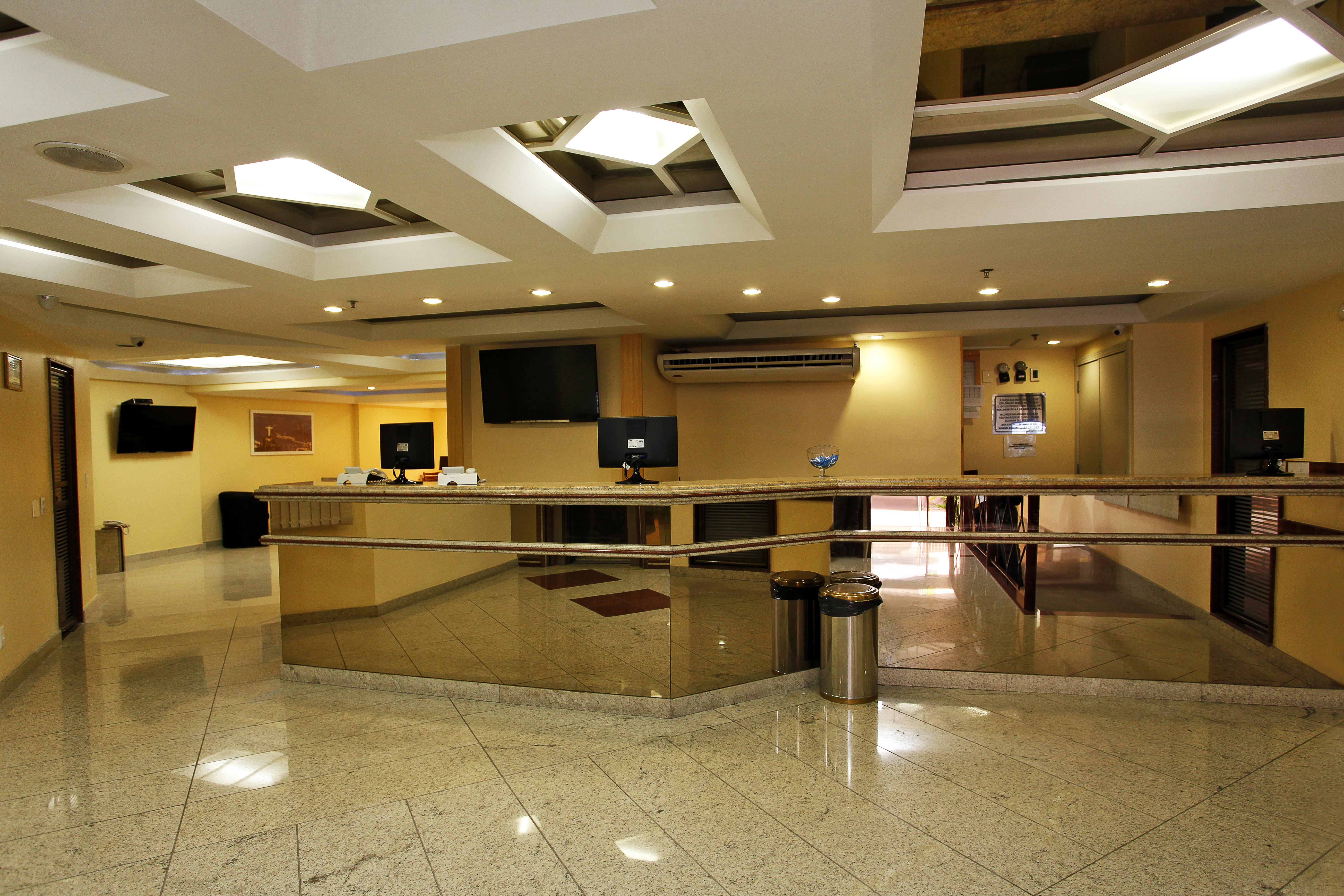 Elegance Hotel